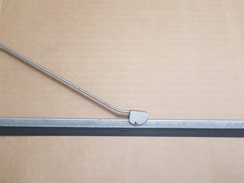 NOS 113955421B Arm, windshield wiper with blade 245mm, silver