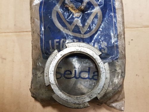 113311237 Round nut, drive pinion