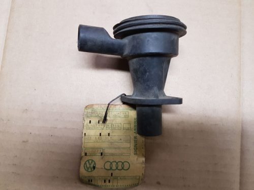 022115317 Oil filler