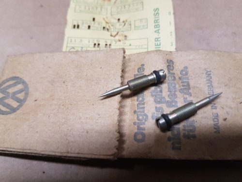 113129427G Volume control screw