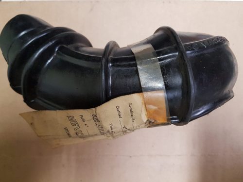 022129617A Rubber air filter neck