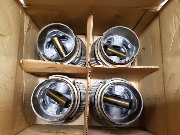 NOS 021198075B Cylinder with piston kit 90mm, set of 4