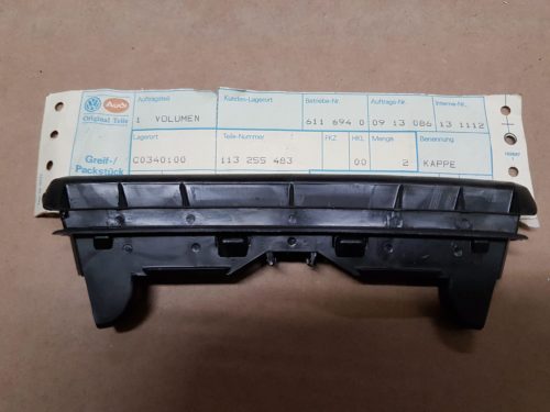 113255483 Defroster vent, center, with padded dash