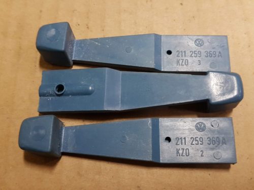 211259369A Fresh air lever, blue
