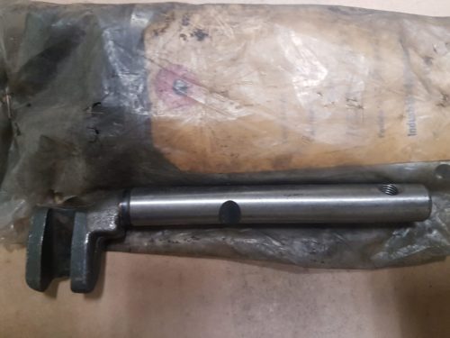 113311577 Selector shaft, reverse