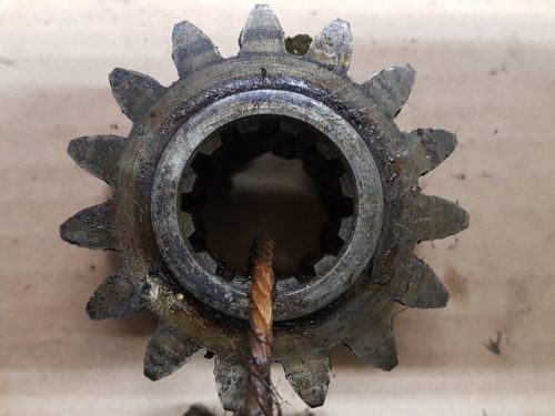 211501261 Gear, rear axle shaft, 15 teeth