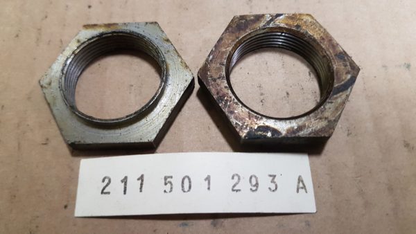 (NOS) 211 501 293 A Nut M30x1.5, driven gear and shaft