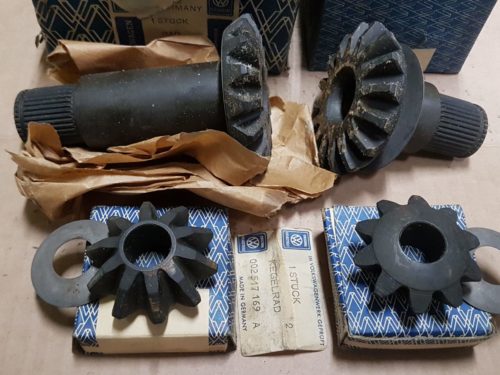 002598081 Set of differential pinions