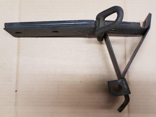 311707326D Bumper bracket, rear, right