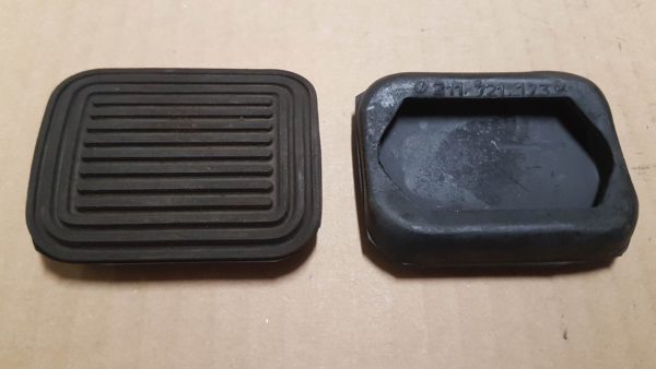 211721173 Brake and clutch pedal pads, pair