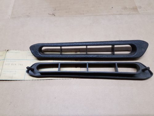 113819746 Trim plate, fresh air vent, right