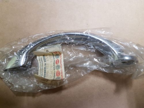 113823565A Handle, front hood