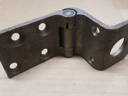111831412A Door hinge, lower right