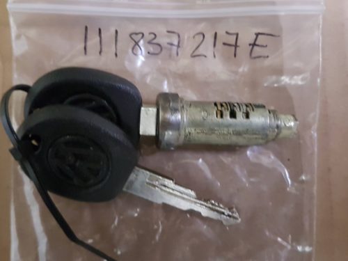111837217E Lock cylinder with keys