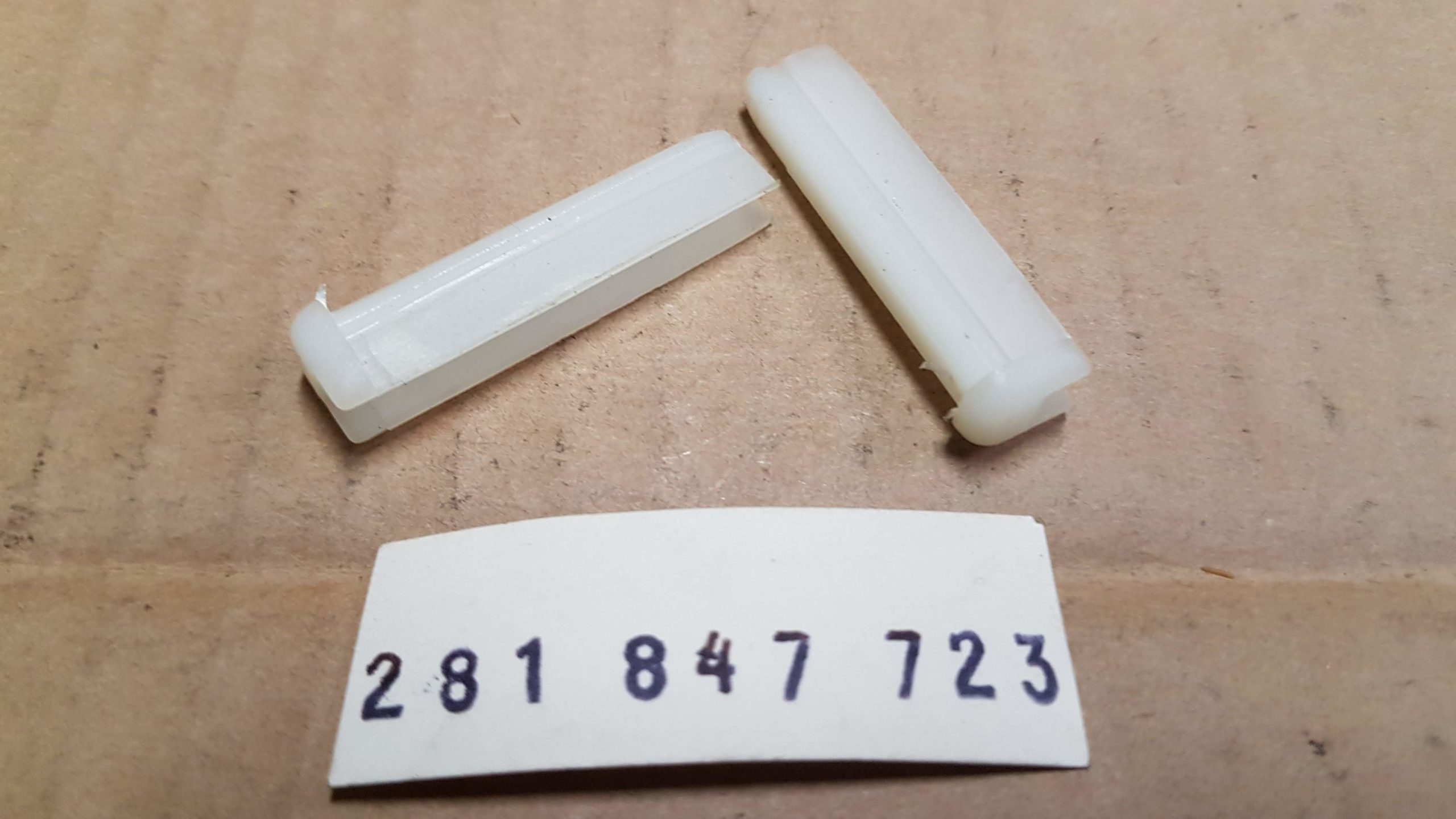 281847723 Sliding window guide HERITAGE STOCKS Original Parts