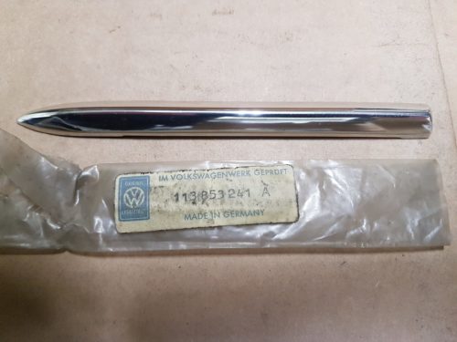 113853241A Molding, loudspeaker grille