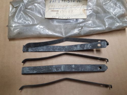 133877135 Leaf spring, sunroof