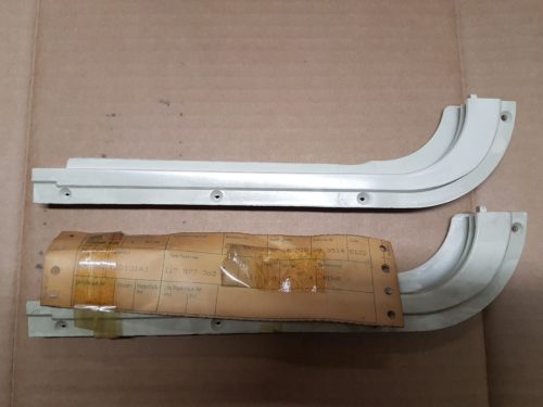 117877365A 581 Cable channel, upper part, front left