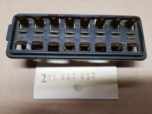 211937037 Fuse box, 8 fuse
