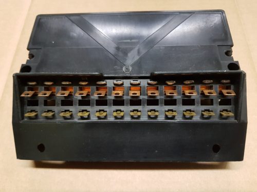 135937505 Fuse box, 12 fuse
