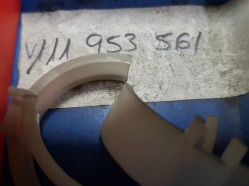 111953561 Insulating half ring, left