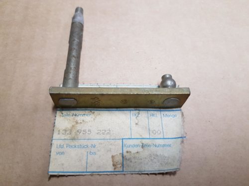 133955222 Windshield wiper shaft, right