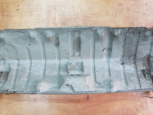 311805451L Luggage compartment, front
