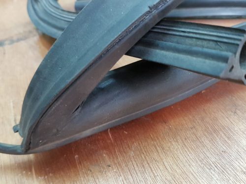 343845321 Weatherstrip, rear quarter window, left