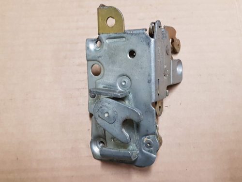 111837015D Door lock, left
