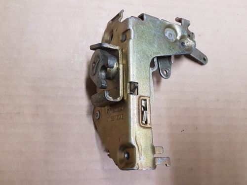 211837015E Door lock, left