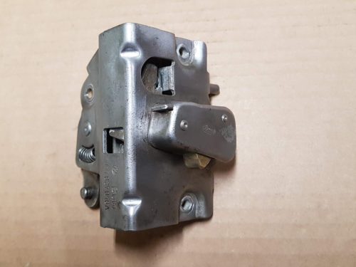 111837016A Door lock, right