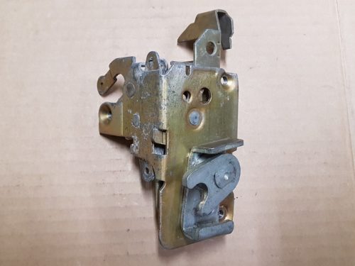 111837016E Door lock, right
