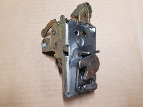 151837016B Door lock, right