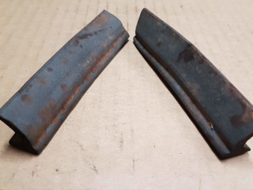 111823707A Weatherstrip upper, corner front hood, pair