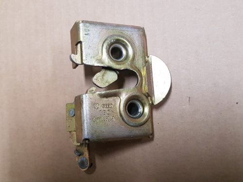 251843604B Central lock for sliding door right