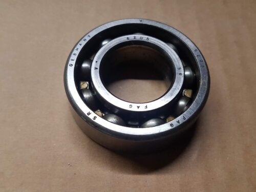 111307125 Roller bearing, rear