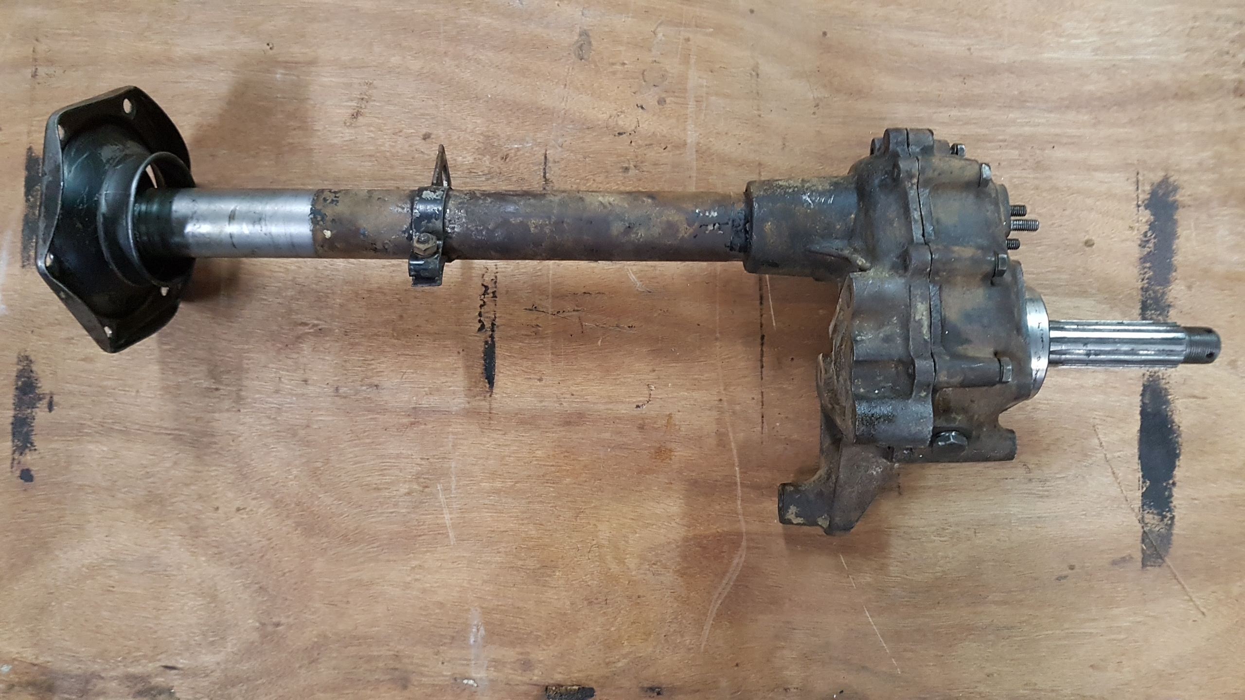 211598236A Reduction gear housing