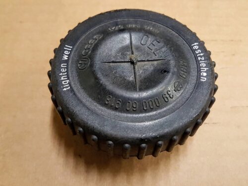 022115303 Oil filler cap