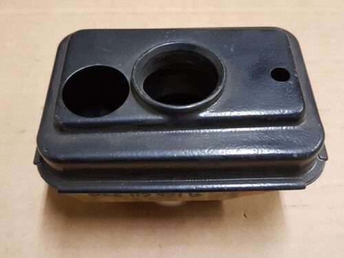 022115451B Oil filler breather box