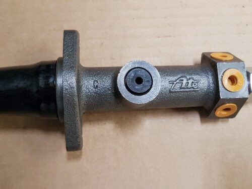 113611021C Brake master cylinder