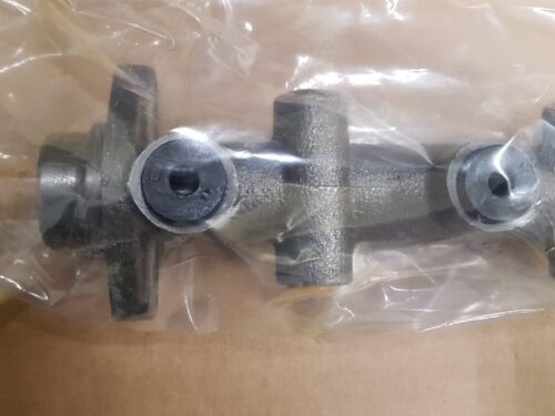 211611021AA Brake master cylinder