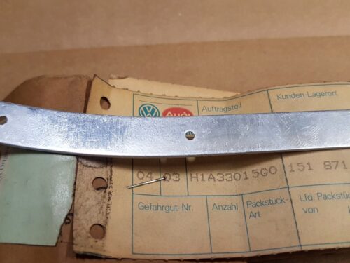 151871344 Retaining plate