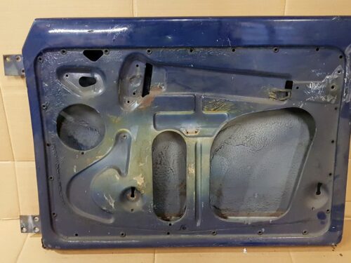 151831052J Door bare right