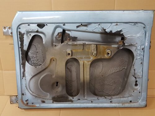 151831052P Door bare right