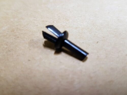 151871417 Spreader rivet