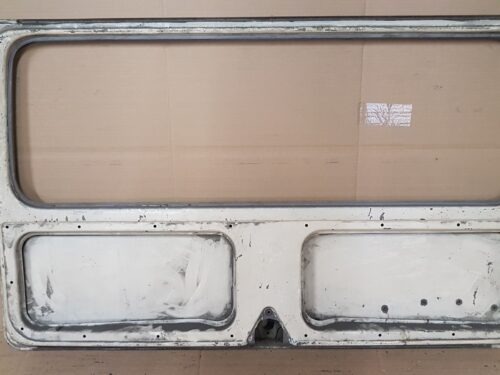 211829105Q Rear panel lid