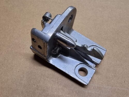 211843740A Retainer block
