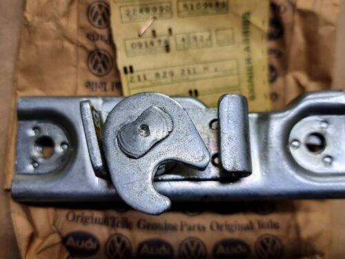 211829211H Rear panel lid lock