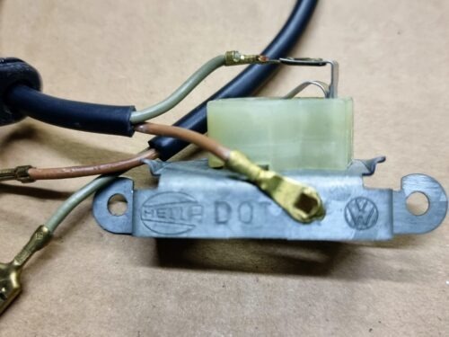 311943117C Bulb holder