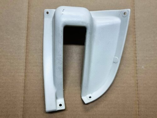 211867529A 581 Cover left, rear panel hinge